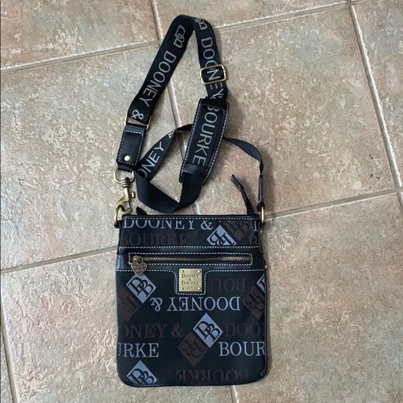 Dooney and Burke handbag - Picture 2 of 8